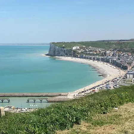 La Smalah, Familiale 6 Chambres- Vue - Jacuzzi - Wifi - Confort Villa